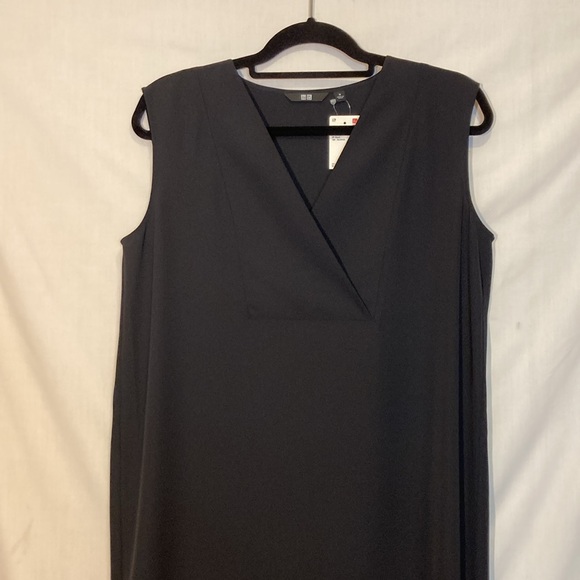 Uniqlo Black Drape Sleeveless V-Neck  Dress Size M. Never used. - Picture 2 of 10
